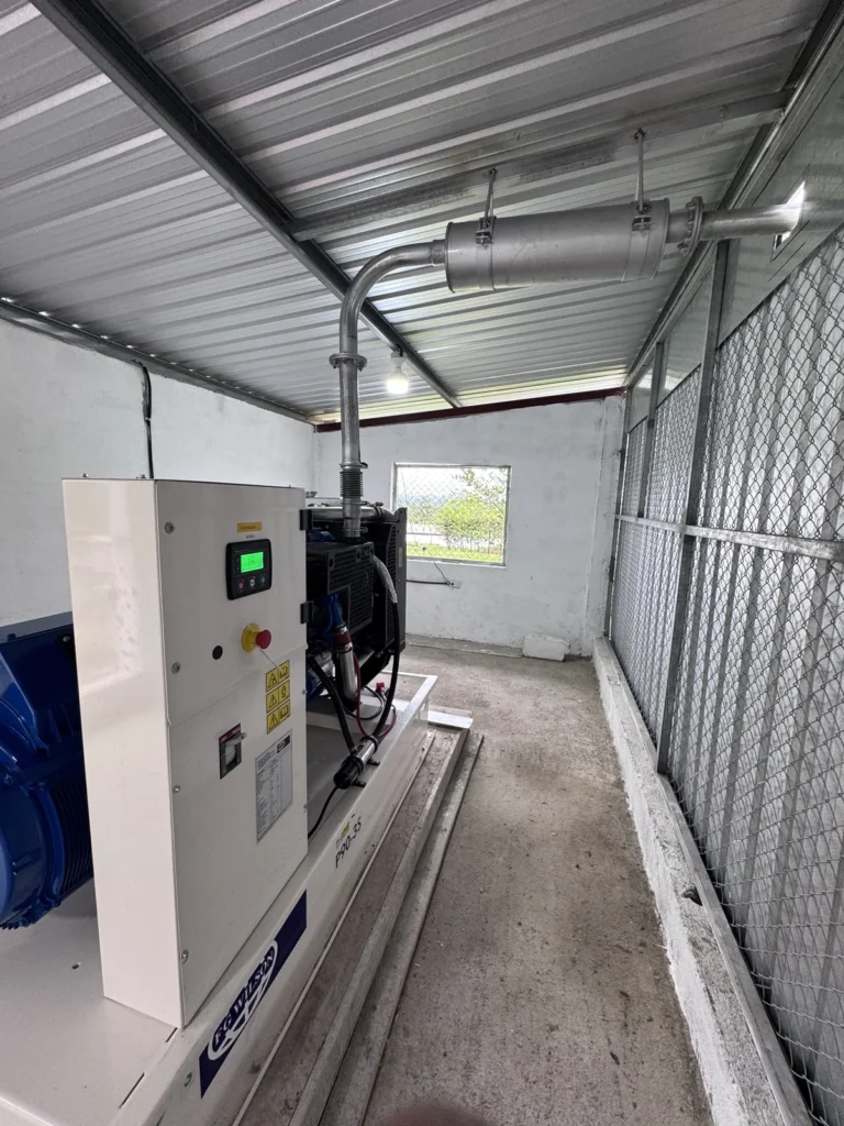 Tablero transferencia automática señalización seguridad eléctrica instalación generador granja avícola industrial